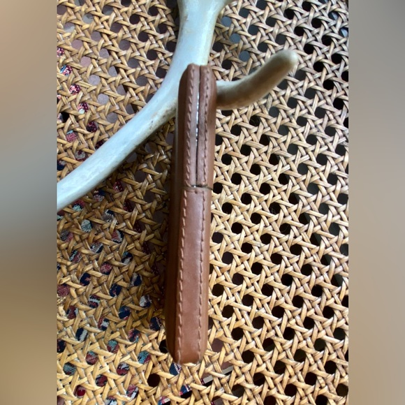 Spring-Loaded Credit Card Wallet - Picture 8 of 8